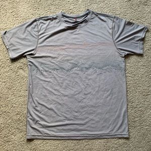 Prana design L mens T shirt. Soft and stretchy